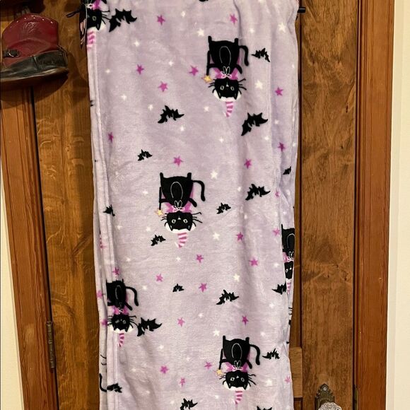 Betsey Johnson Purple Cat throw - Picture 1 of 4